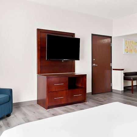 Comfort Suites Southfield-Detroit Екстер'єр фото