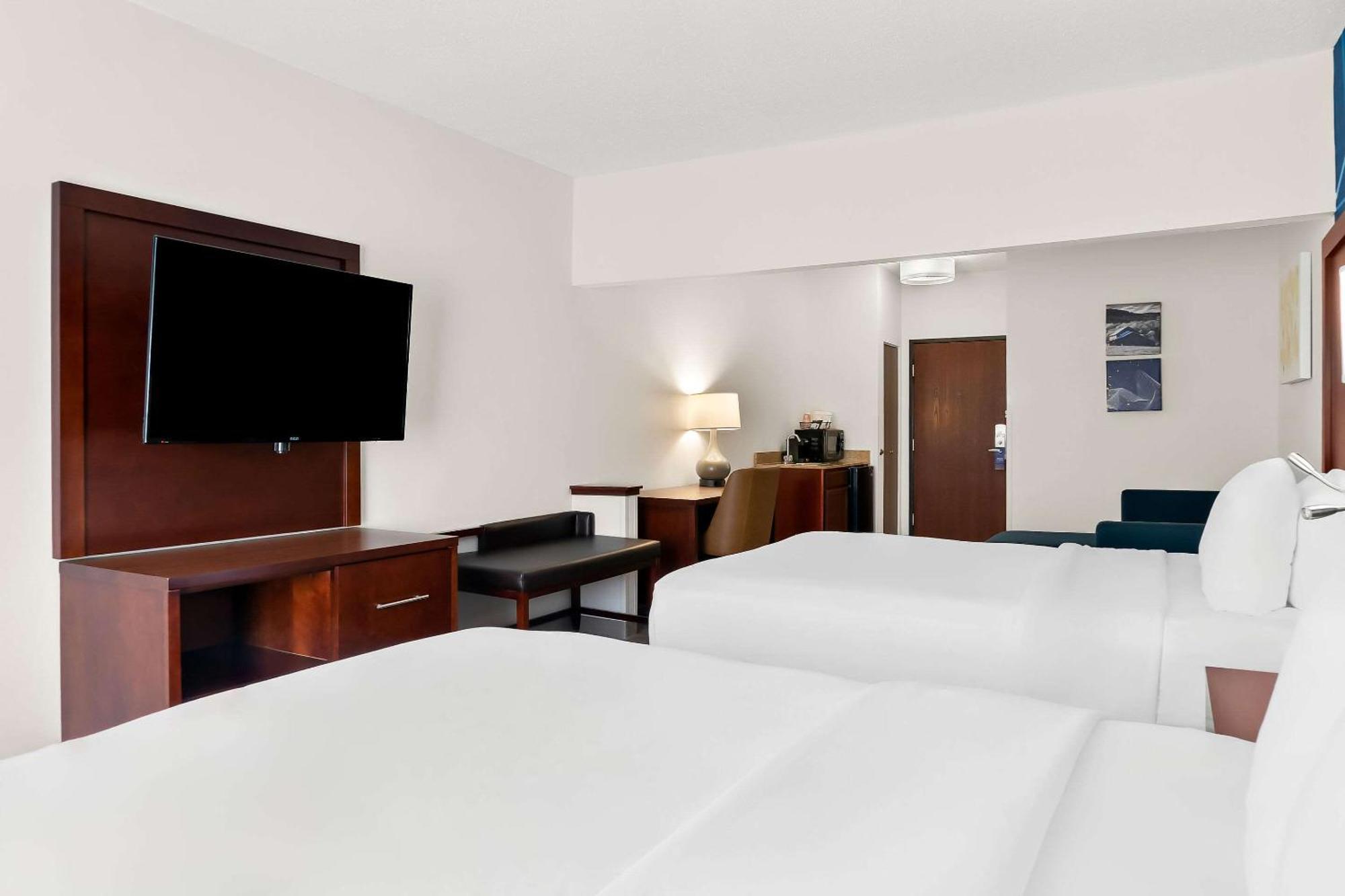 Comfort Suites Southfield-Detroit Екстер'єр фото