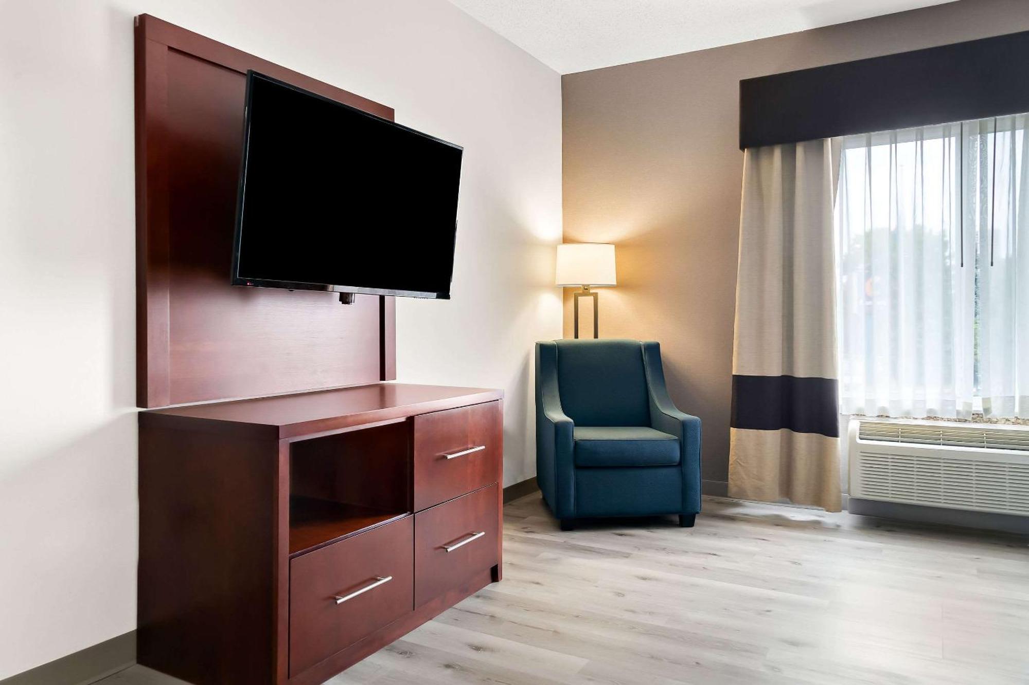 Comfort Suites Southfield-Detroit Екстер'єр фото