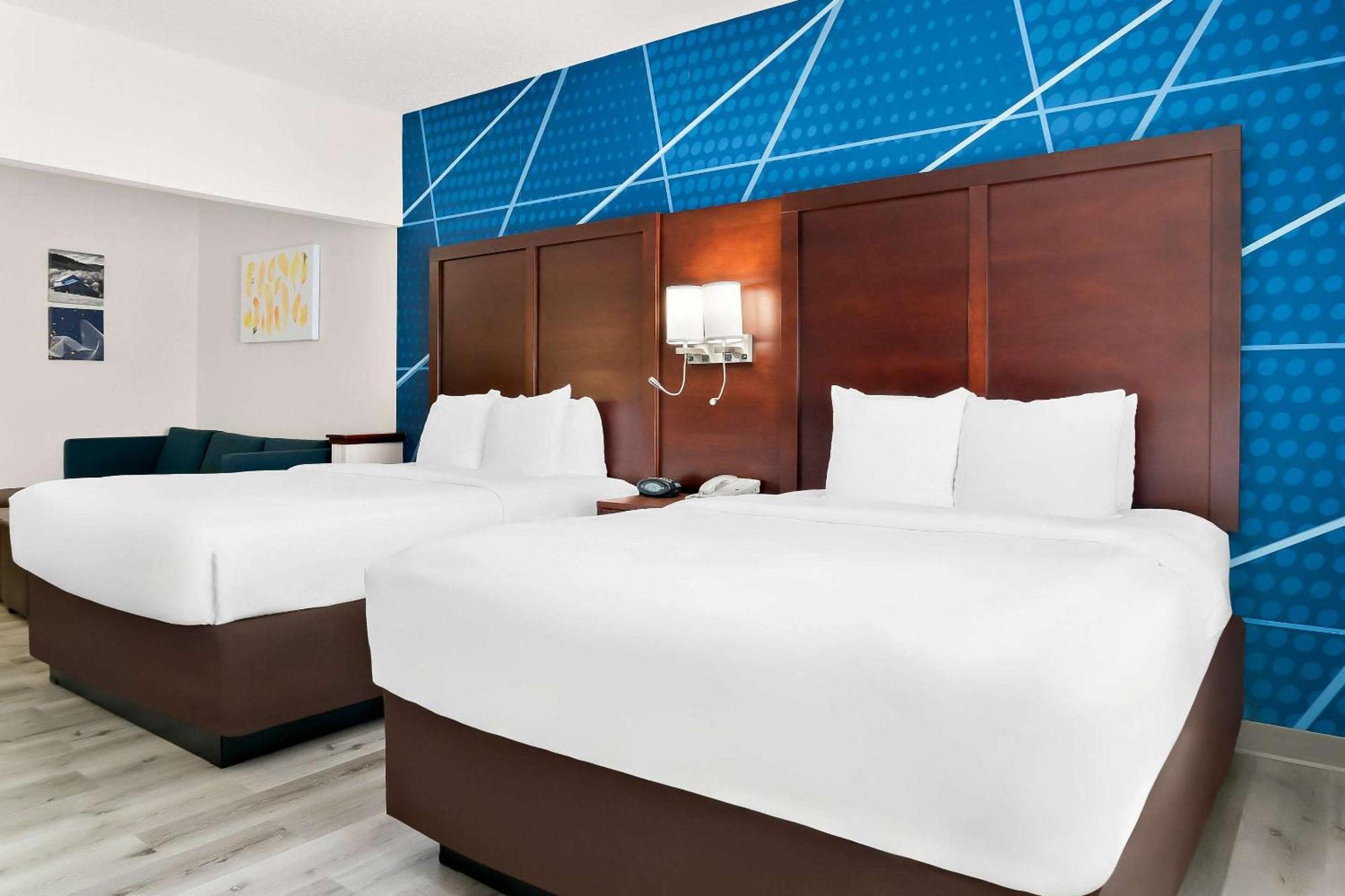 Comfort Suites Southfield-Detroit Екстер'єр фото