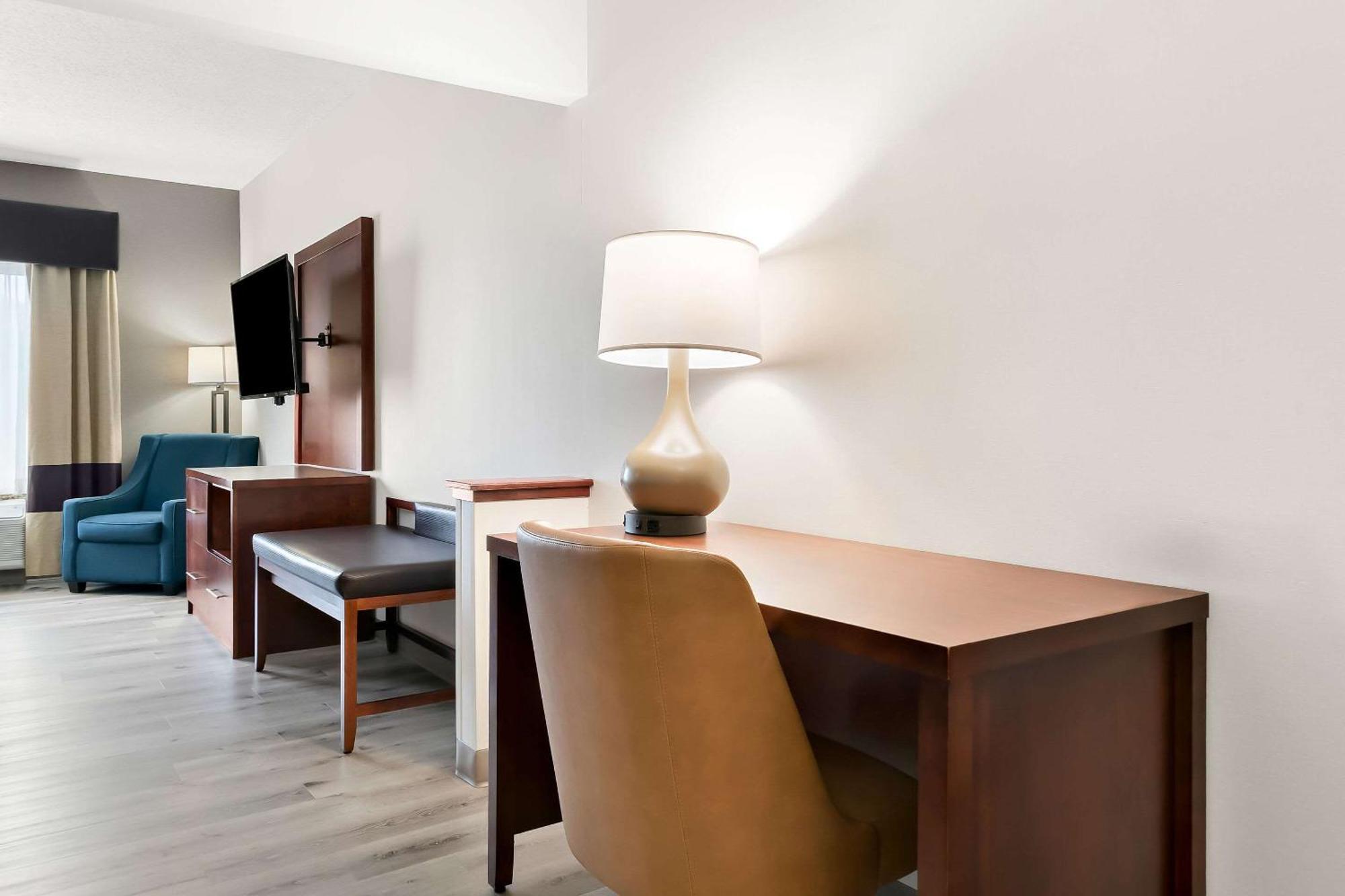 Comfort Suites Southfield-Detroit Екстер'єр фото